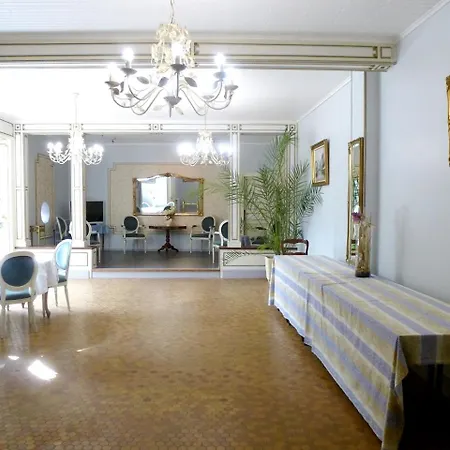 Ferienhaus Villa Rue Du Faubourg D'Envie