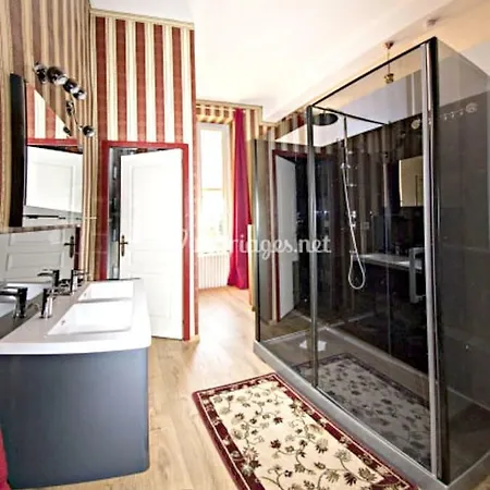Villa Rue Du Faubourg D'Envie